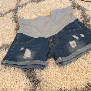 ****NEVER WORN**** Maternity Shorts
